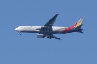 ASIANA AIRLINES（アシアナ航空）BOEING　777-200ER撮影地：泉大津人工島（助松埠頭）
